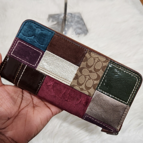 🔹️COACH🔹️ RARE🔥 PATCHWORK WALLET  large Suede zip around continental  ✨️🤎 - Picture 1 of 15